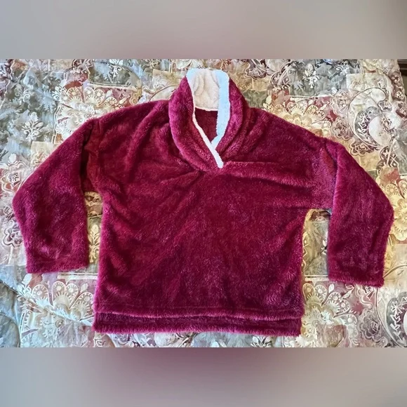 Fenclushy Plush Burgundy Lounge Set - Picture 3 of 7